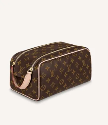 Louis Vuitton Monogram Dopp kit toilet pouch AAA Quality Brown/Black #A39787