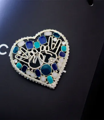 Chanel brooches #9127612