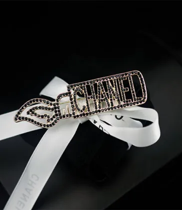 Chanel brooches #9127622