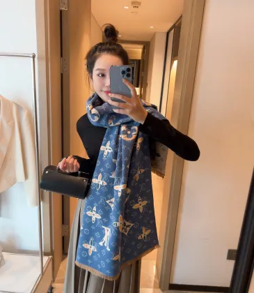 Louis Vuitton Scarf #999928853