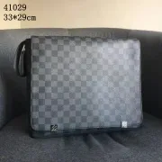 Louis Vuitton AAA+ Men's Messenger Bags #801629