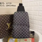 Louis Vuitton AAA+ Men's Messenger Bags #835202