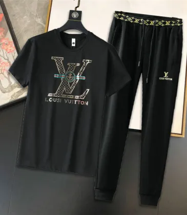 Louis Vuitton tracksuits for Louis Vuitton short tracksuits for men #999923438