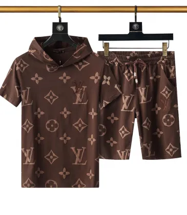 Louis Vuitton tracksuits for Louis Vuitton short tracksuits for men #999924355