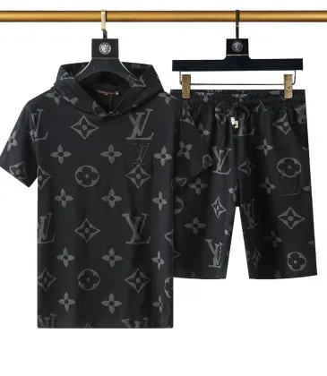 Louis Vuitton tracksuits for Louis Vuitton short tracksuits for men #999924356