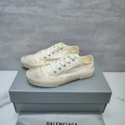 Balenciaga shoes for Women's Balenciaga Sneakers #A25935