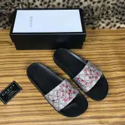 Explosive Gucci Men's Slippers #994437