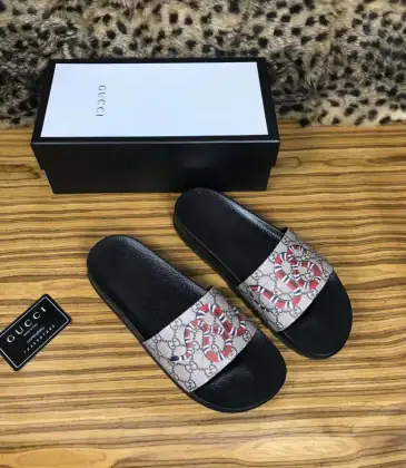 Explosive Gucci Men's Slippers #994437