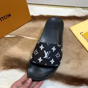 Louis Vuitton Men's Women New Slippers non-slip Indoor shoes #9874670