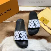 Louis Vuitton Men's Women New Slippers non-slip Indoor shoes #9874675