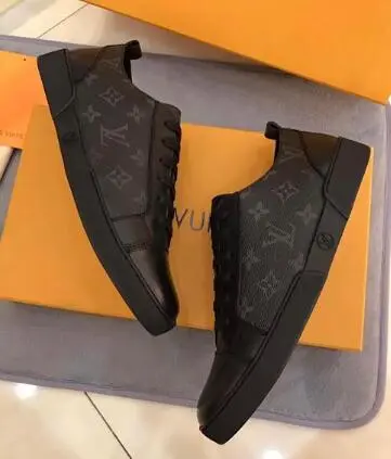 Louis Vuitton Shoes for Men's Louis Vuitton Sneakers #9122671