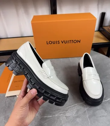 Louis Vuitton Shoes for Women's Louis Vuitton Sneakers #A43596