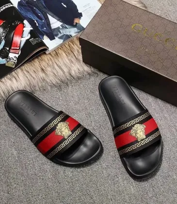 Versace Men or women Slippers #994956